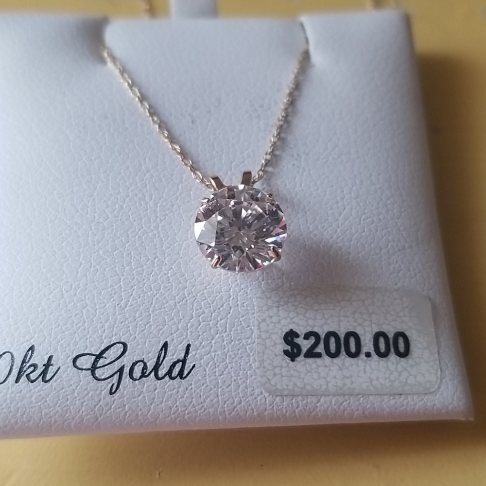 10kt gold necklace with simulated diamond - Picture 7 of 8